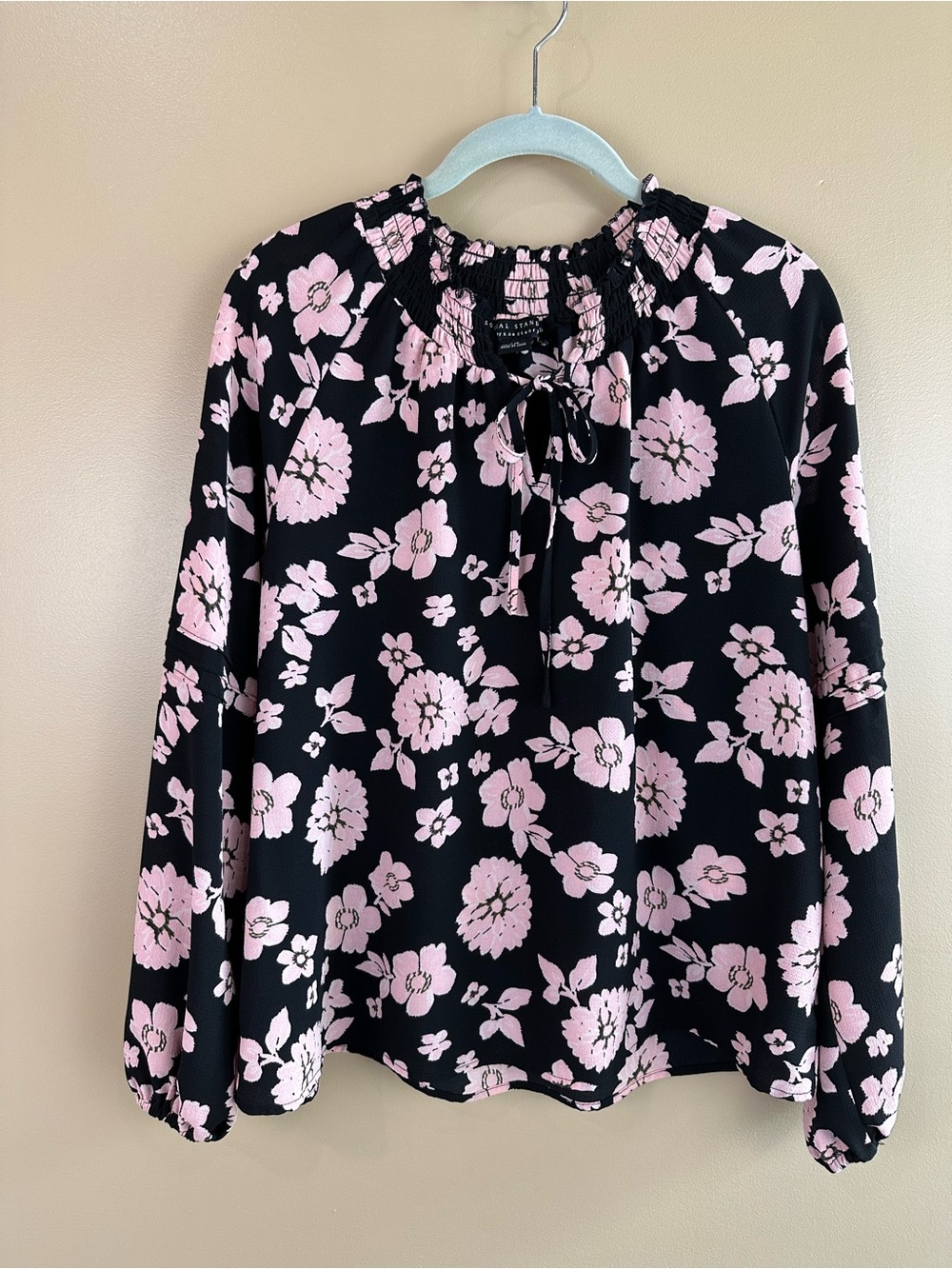 Social Standard by Sanctuary Black Pink Floral Smocked Peasant Boho Blouse Large